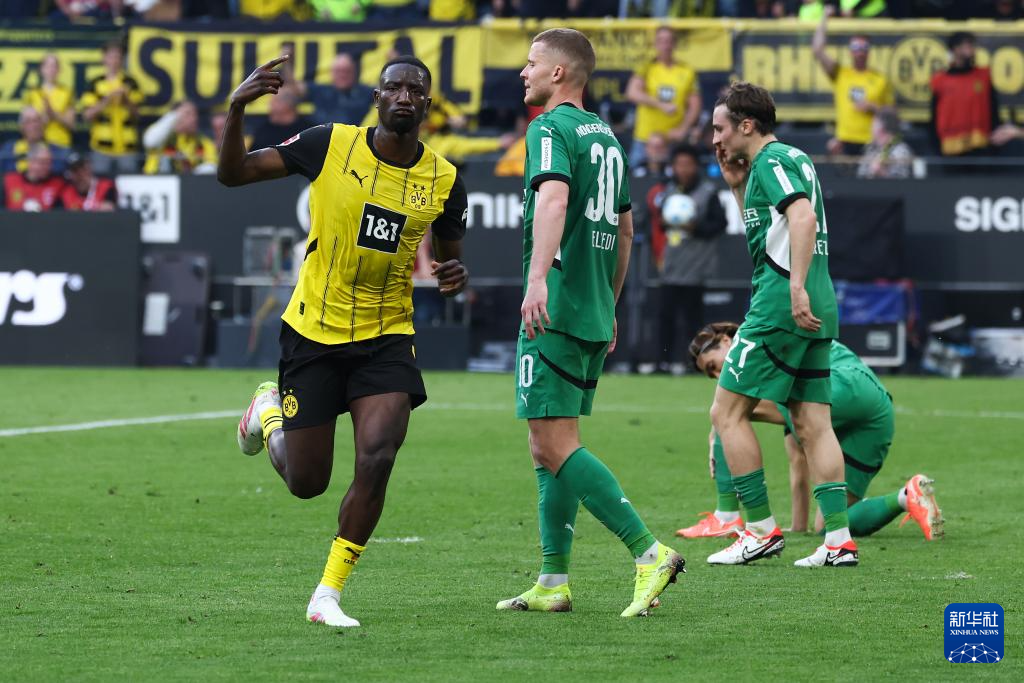 关于门兴格拉德巴赫士气如虹,向前四冲刺的信息 关于门兴格拉德巴赫士气如虹,向前四冲刺的信息