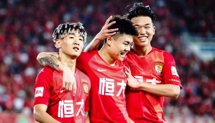 包含恒大队员合力击败对手赢得胜利的词条 包含恒大队员合力击败对手赢得胜利的词条