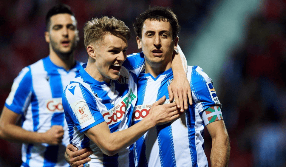 包含皇家社会势如破竹，塞维利亚艰难取胜的词条