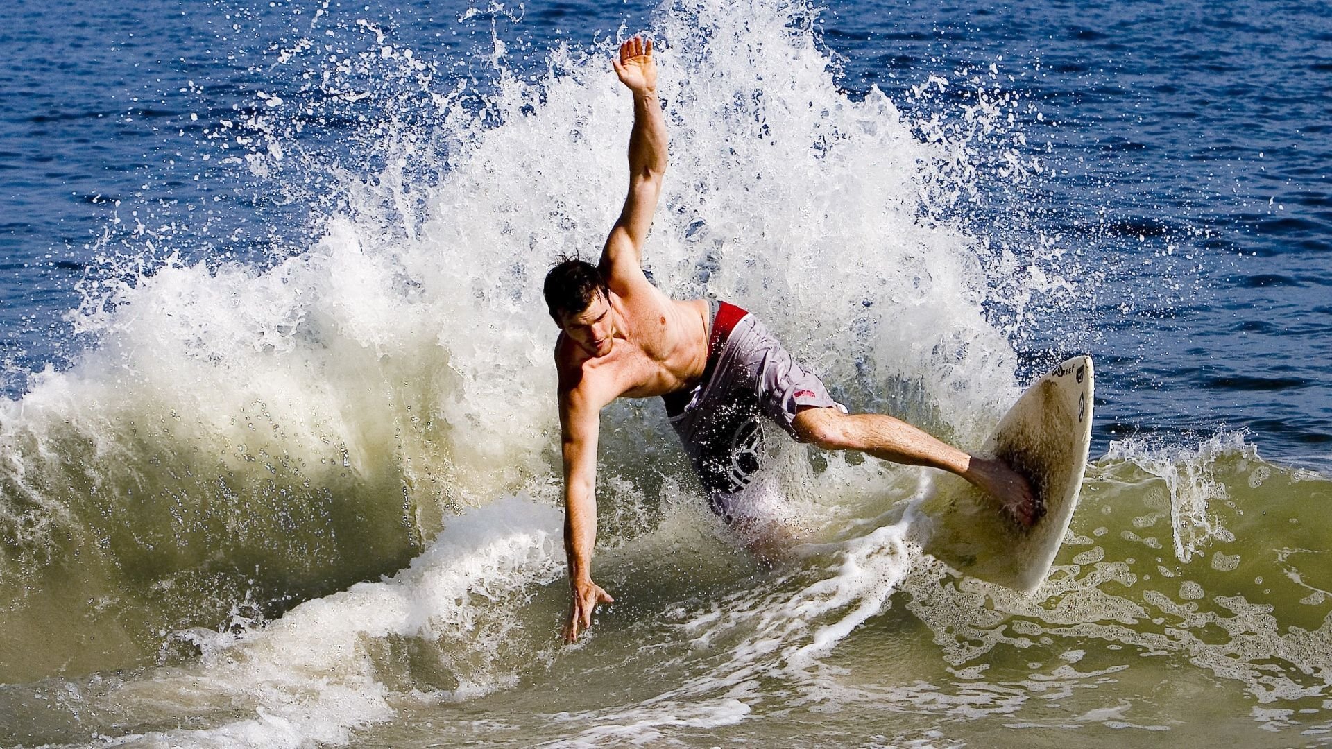 当绝杀成为隐喻，从穆勒的抢七传奇到中美竞争的赛场启示