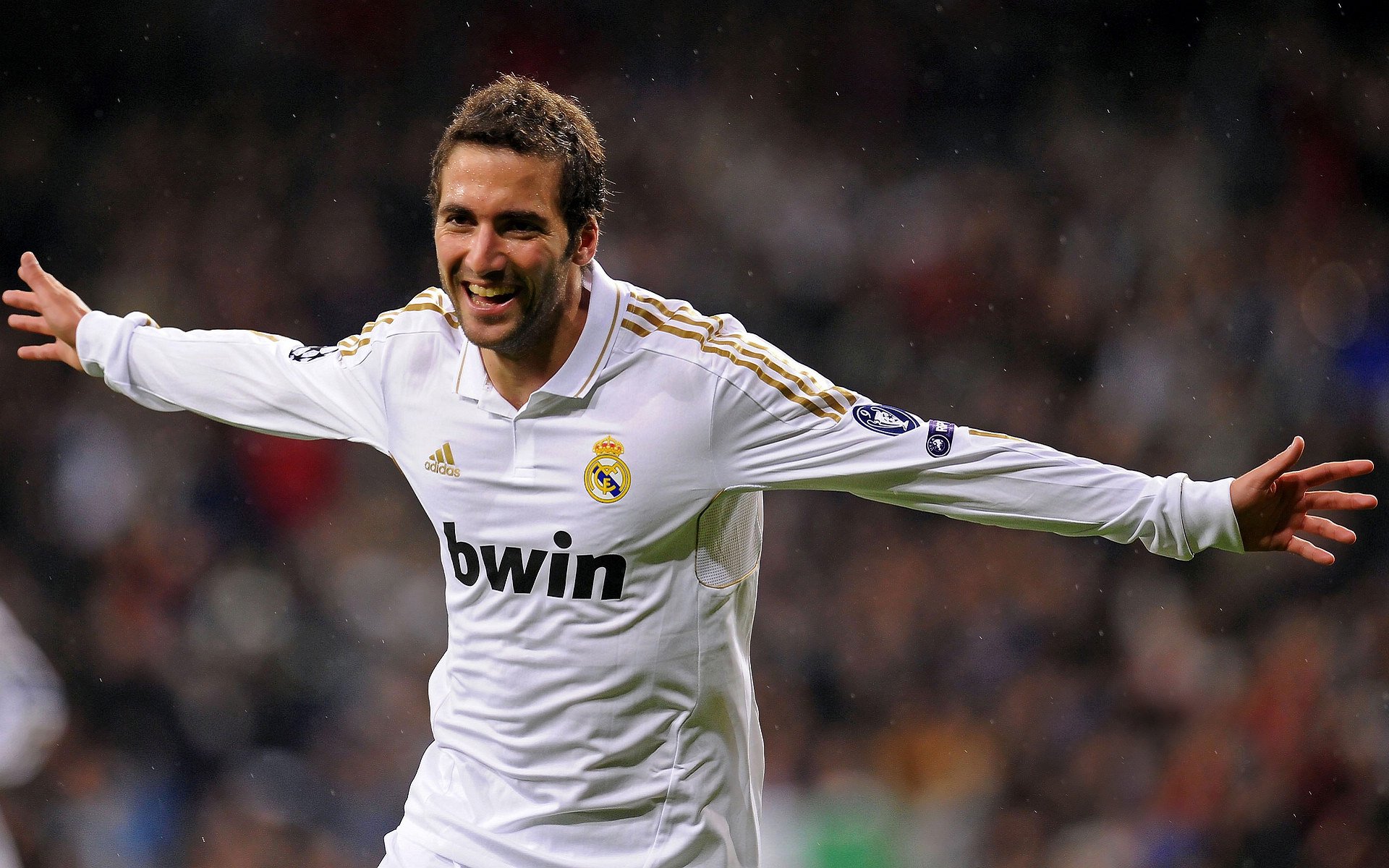 意甲焦点战?拜仁客场带走巴萨,一场跨越联赛的战术启示