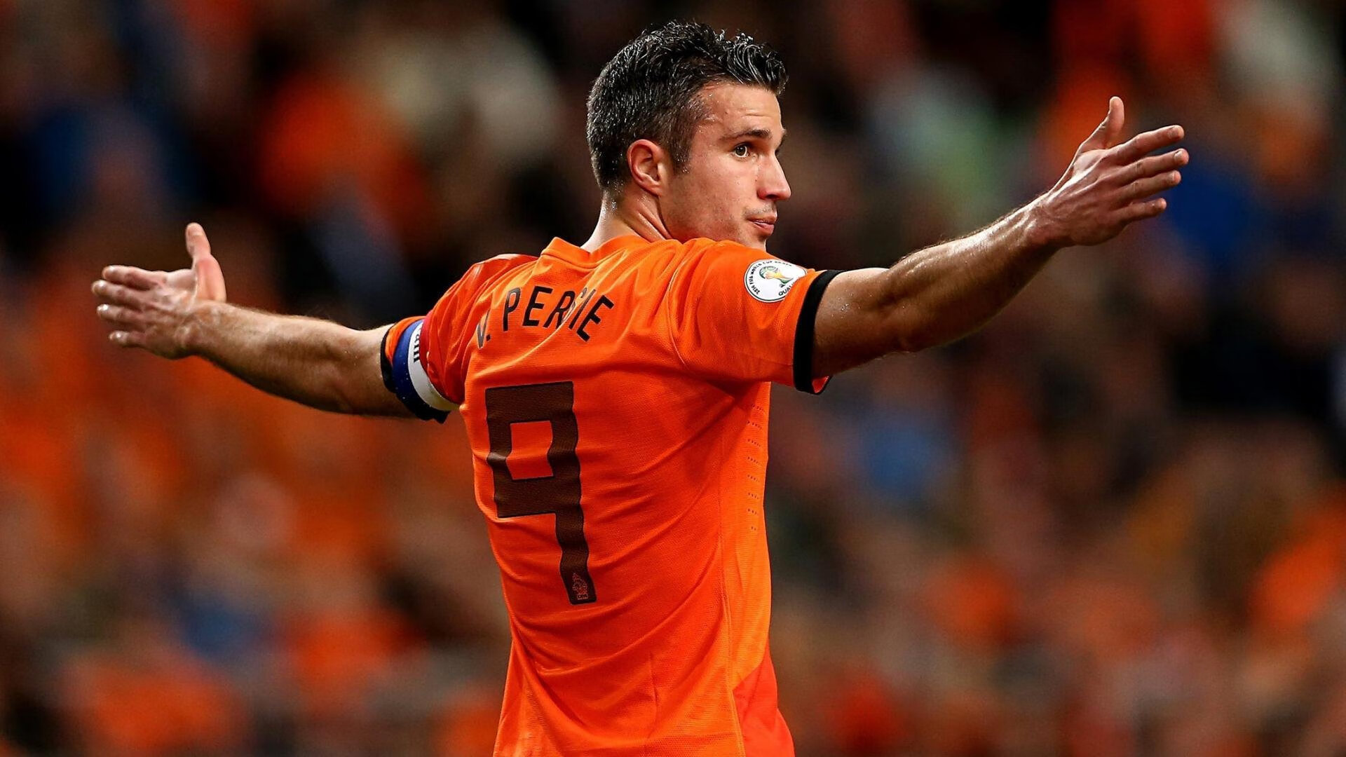 冷门之夜与王者之证，土耳其爆冷伊朗，莱万全场最佳无争议